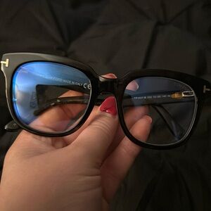 New! Tom Ford TF 5537-B in dark Tortoise - comes with authentic case & box